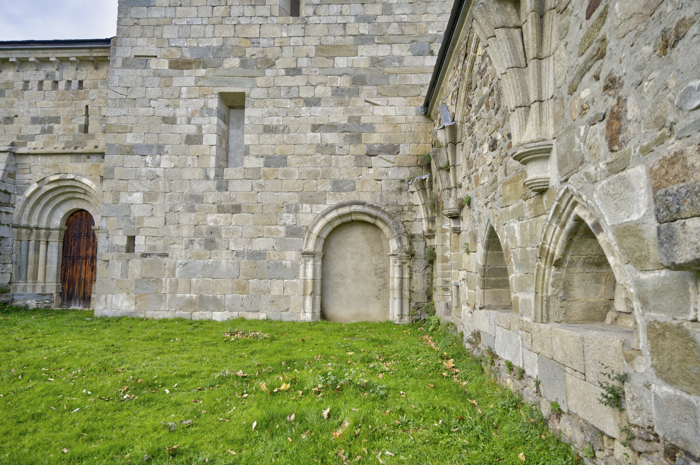 Angulo nordeste del claustro del monasterio de San Martin de Castañeda